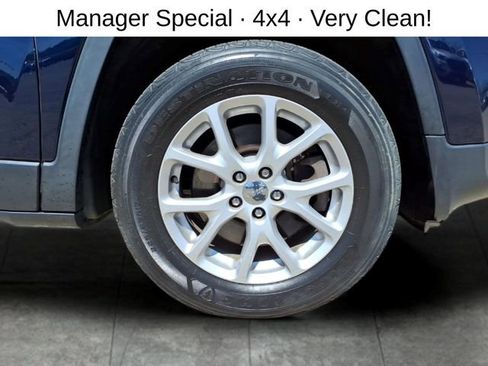 Used 2016 Jeep Cherokee Latitude AWD/4WD image 9