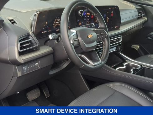 Used 2025 Chevrolet Traverse LT AWD/4WD image 11