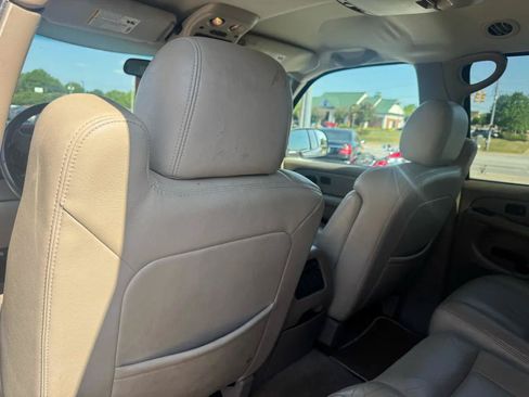 Used 2004 Chevrolet Tahoe LT w/ LT Preferred Equipment Group AWD/4WD image 11