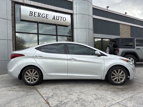 Used 2015 Hyundai Elantra SE w/ Option Group 02 image 6