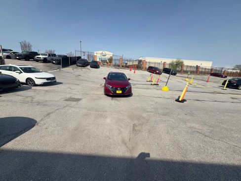 Used 2025 Nissan Versa SV image 16