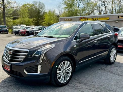 Used 2017 Cadillac XT5 Premium Luxury AWD/4WD image 4