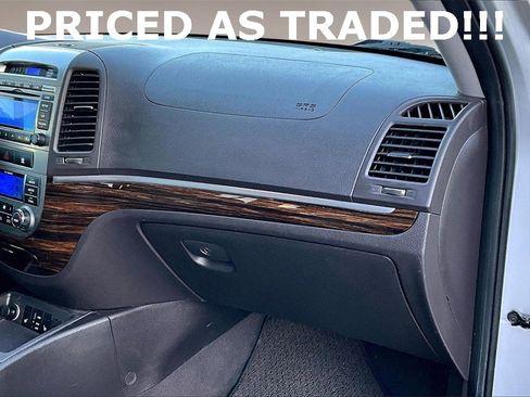 Used 2011 Hyundai Santa Fe Limited image 17