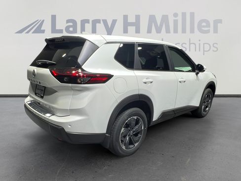 New 2026 Nissan Rogue SV FWD image 5