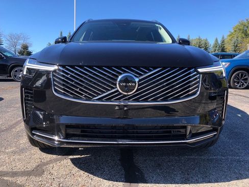 New 2026 Volvo XC90 B6 Plus w/ Protection Package Premier image 2