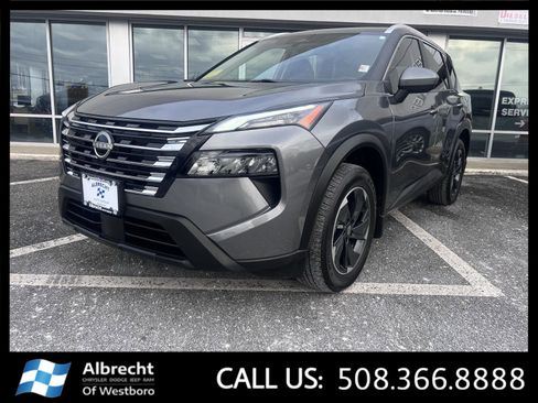 Used 2024 Nissan Rogue SV w/ SV Premium Package image 1