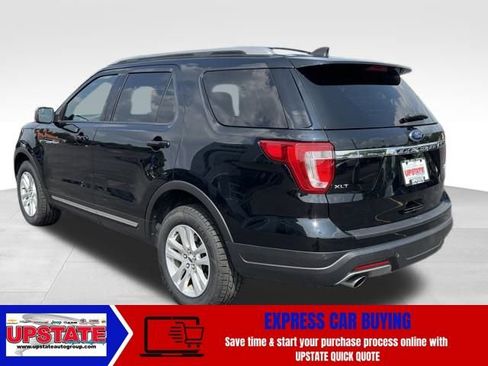 Used 2018 Ford Explorer XLT image 7