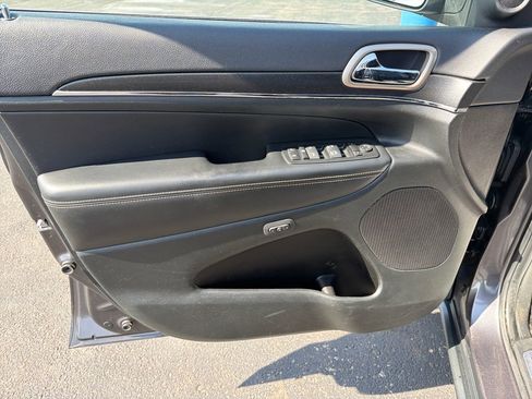 Used 2015 Jeep Grand Cherokee Limited image 10