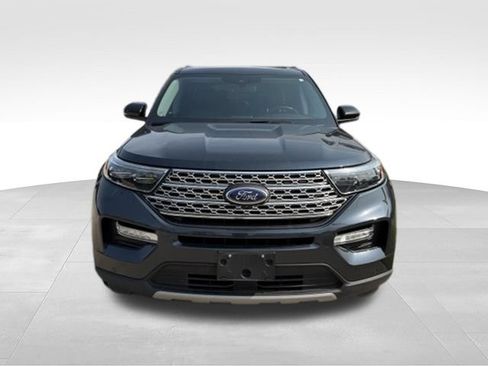 Used 2022 Ford Explorer Limited w/ Class IV Trailer Tow Package AWD/4WD image 2