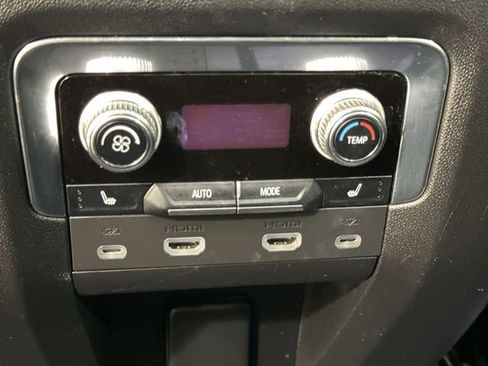 Certified 2023 GMC Yukon XL SLT w/ SLT Luxury Package image 21