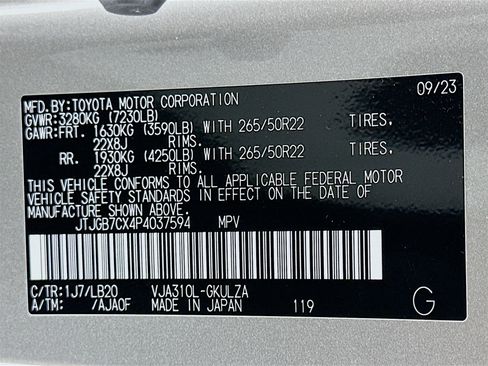 Used 2023 Lexus LX 600 4WD w/ Luxury Package image 36