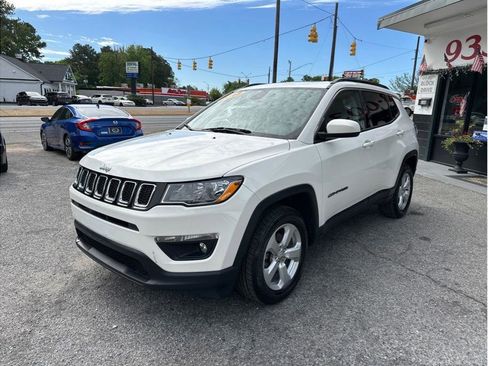 Used 2018 Jeep Compass Latitude w/ Cold Weather Group image 3