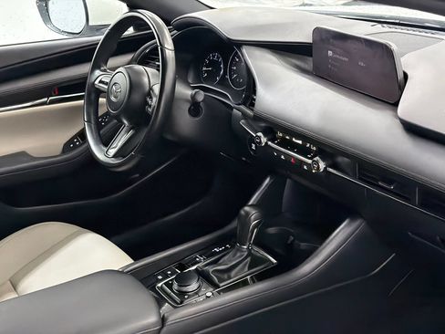 Used 2020 MAZDA MAZDA3 AWD Hatchback w/ Preferred Pkg image 10