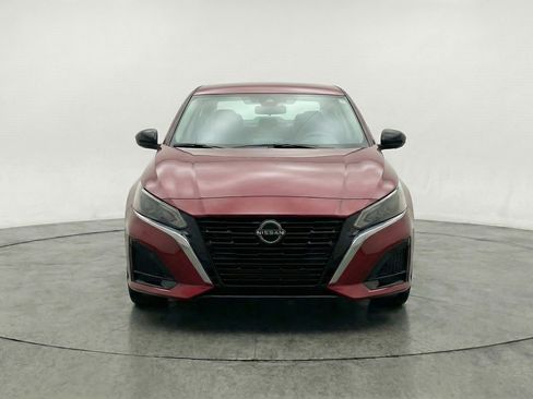 Used 2025 Nissan Altima 2.5 SV image 2