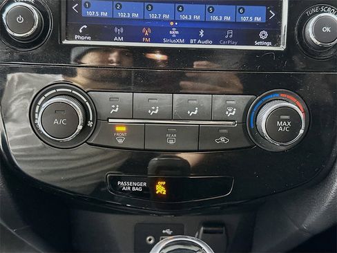 Used 2019 Nissan Rogue S image 15