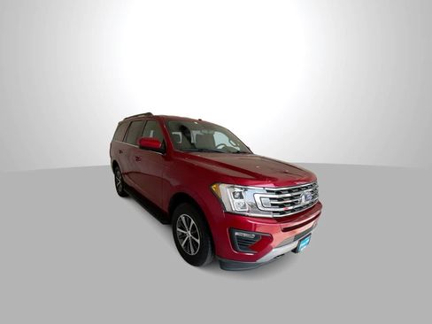 Used 2018 Ford Expedition XLT AWD/4WD image 2
