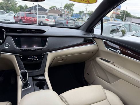 Used 2019 Cadillac XT5 Luxury AWD/4WD image 12