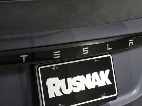 Used 2023 Tesla Model X Standard Range image 19