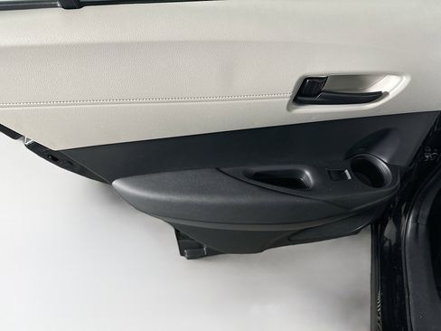 Used 2023 Toyota Corolla Cross L image 25