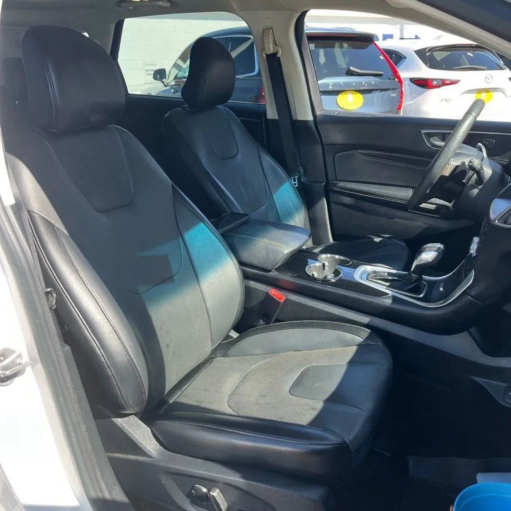 Used 2018 Ford Edge Titanium w/ Equipment Group 301A AWD/4WD image 18