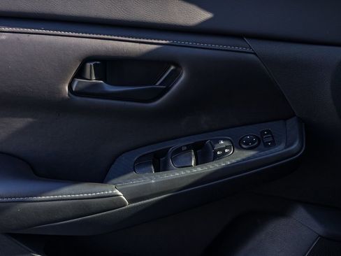 Used 2025 Nissan Sentra S image 23