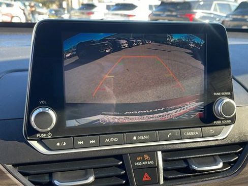 Used 2023 Nissan Altima 2.5 SV image 21