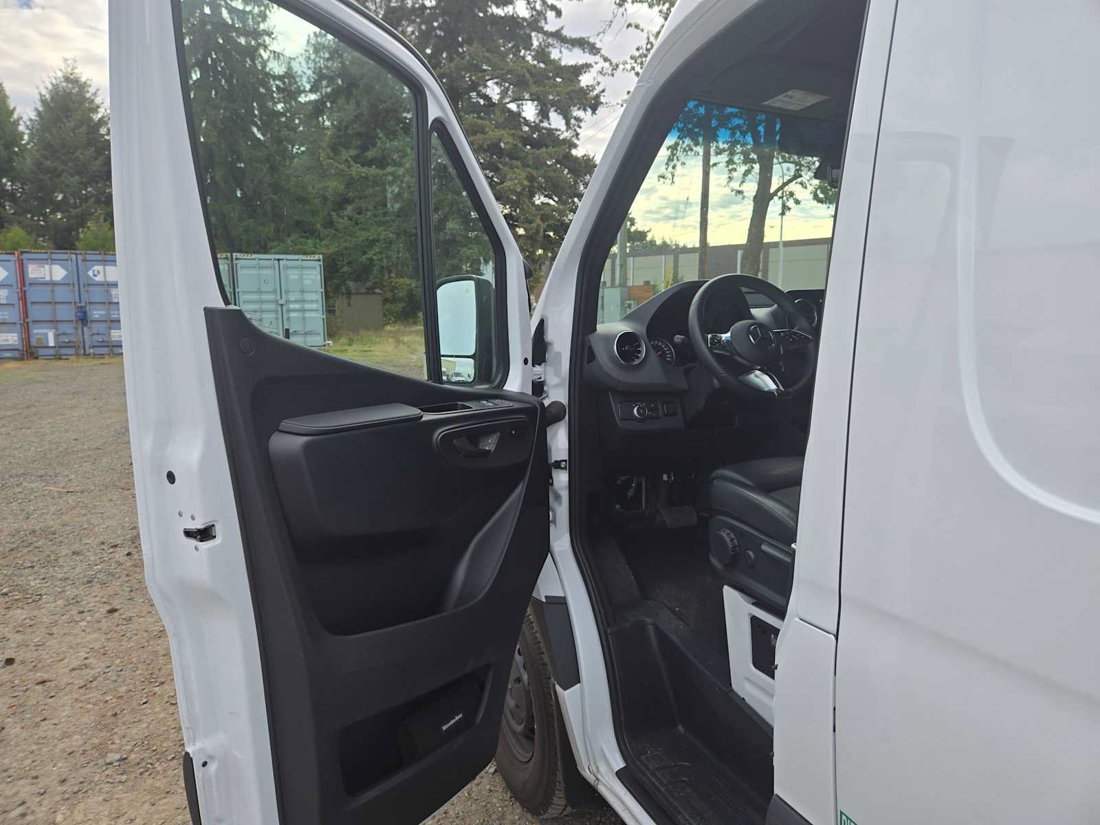 Used 2026 Mercedes-Benz Sprinter 2500 image 19