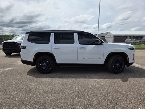 New 2026 Jeep Grand Wagoneer 4WD image 8