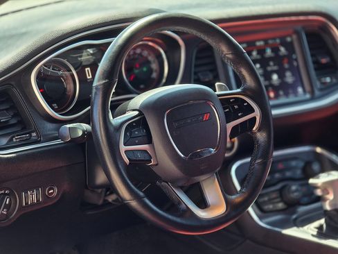 Used 2018 Dodge Challenger R/T Scat Pack w/ Leather Interior Group RWD image 21