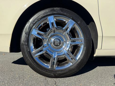 Used 2013 Rolls-Royce Ghost REAR THEATRE / MASSAGE SEATS / image 80