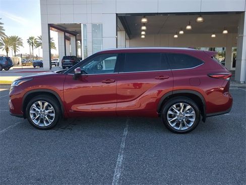 Used 2024 Toyota Highlander Limited image 7