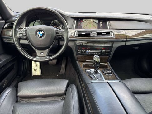 Used 2015 BMW 750Li xDrive image 8