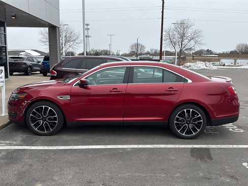 Used 2017 Ford Taurus SEL w/ Equipment Group 201A image 18