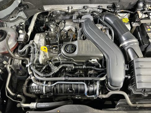 Used 2023 Volkswagen Taos SE image 29