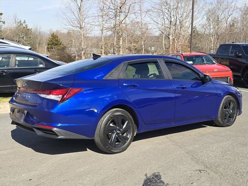 Used 2023 Hyundai Elantra SEL image 3