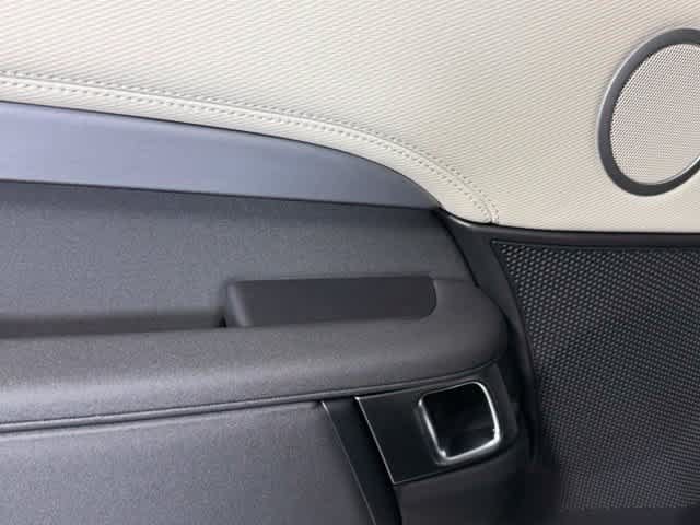 New 2026 Land Rover Discovery Limited Edition AWD/4WD image 23