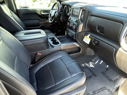 Used 2022 Chevrolet Silverado 1500 High Country w/ Technology Package image 12