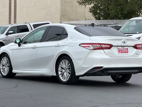 Used 2019 Toyota Camry XLE image 7