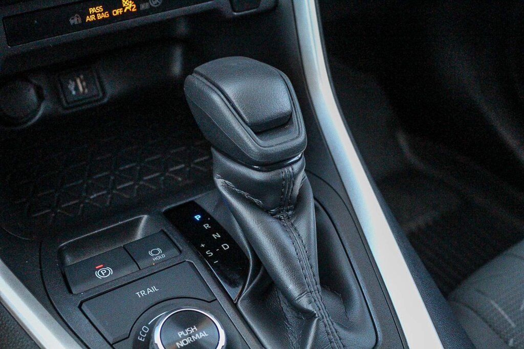 Certified 2025 Toyota RAV4 XLE AWD/4WD image 13