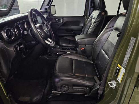 Used 2022 Jeep Wrangler Unlimited Sahara AWD/4WD image 21