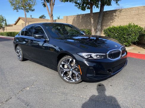 Used 2025 BMW 330i xDrive Sedan w/ Convenience Package image 2