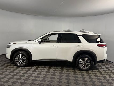 Used 2025 Nissan Pathfinder SL image 8