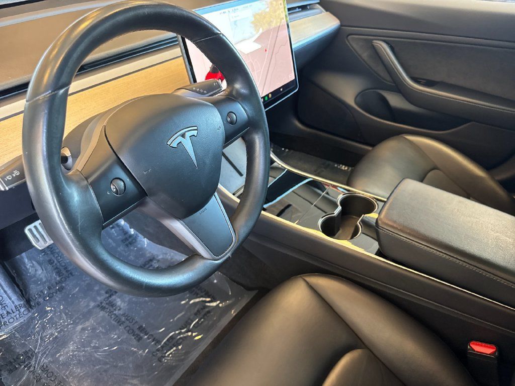Used 2018 Tesla Model 3 Long Range RWD image 11