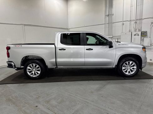 Certified 2022 Chevrolet Silverado 1500 Custom image 9