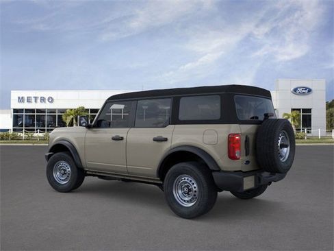 New 2025 Ford Bronco 4-Door image 4