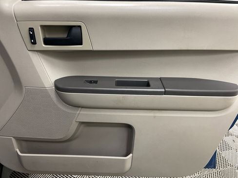 Used 2009 Ford Escape XLS image 31