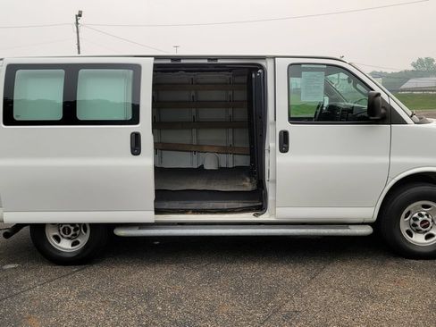 Used 2019 GMC Savana 2500 w/ Driver Convenience Package RWD image 15