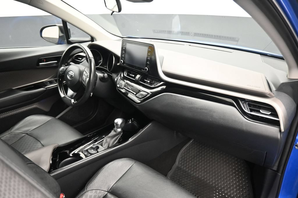 Used 2021 Toyota C-HR Limited FWD image 39
