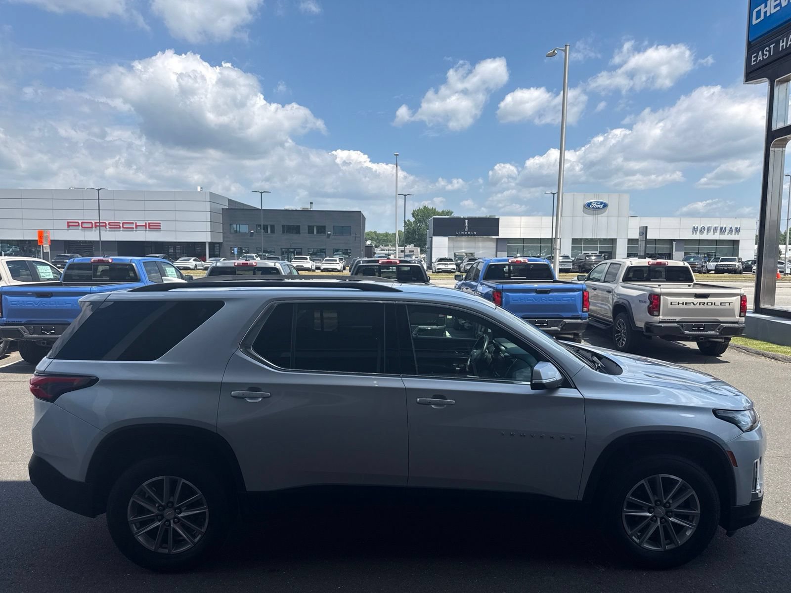 Used 2022 Chevrolet Traverse LT AWD/4WD image 5