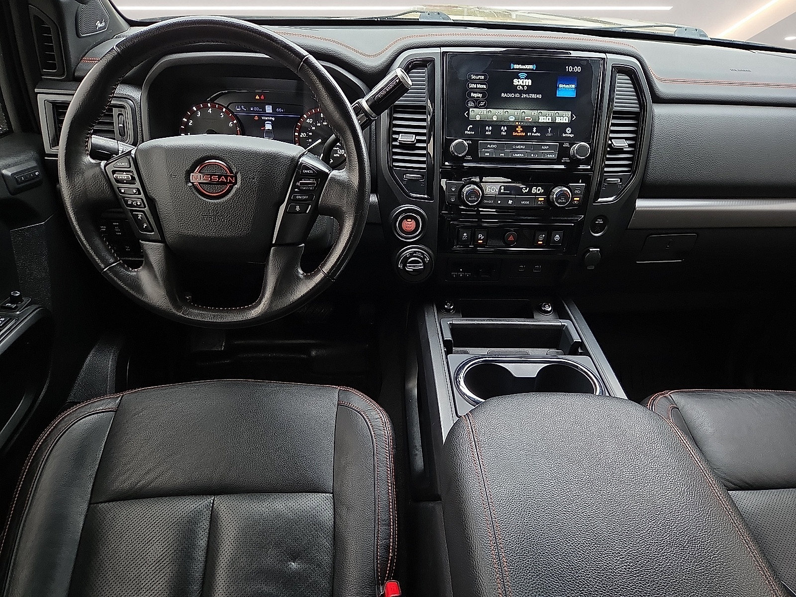 Used 2023 Nissan Titan PRO-4X w/ Pro-4x Convenience Package AWD/4WD image 11